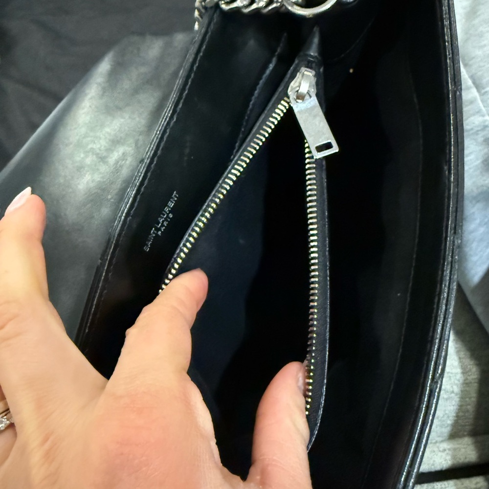 Saint Laurent Medium Loulou Matelassé Leather Shoulder Bag - Picture 12 of 16